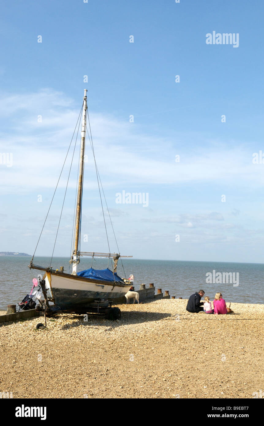 La plage de galets à Whitstable, Kent Banque D'Images