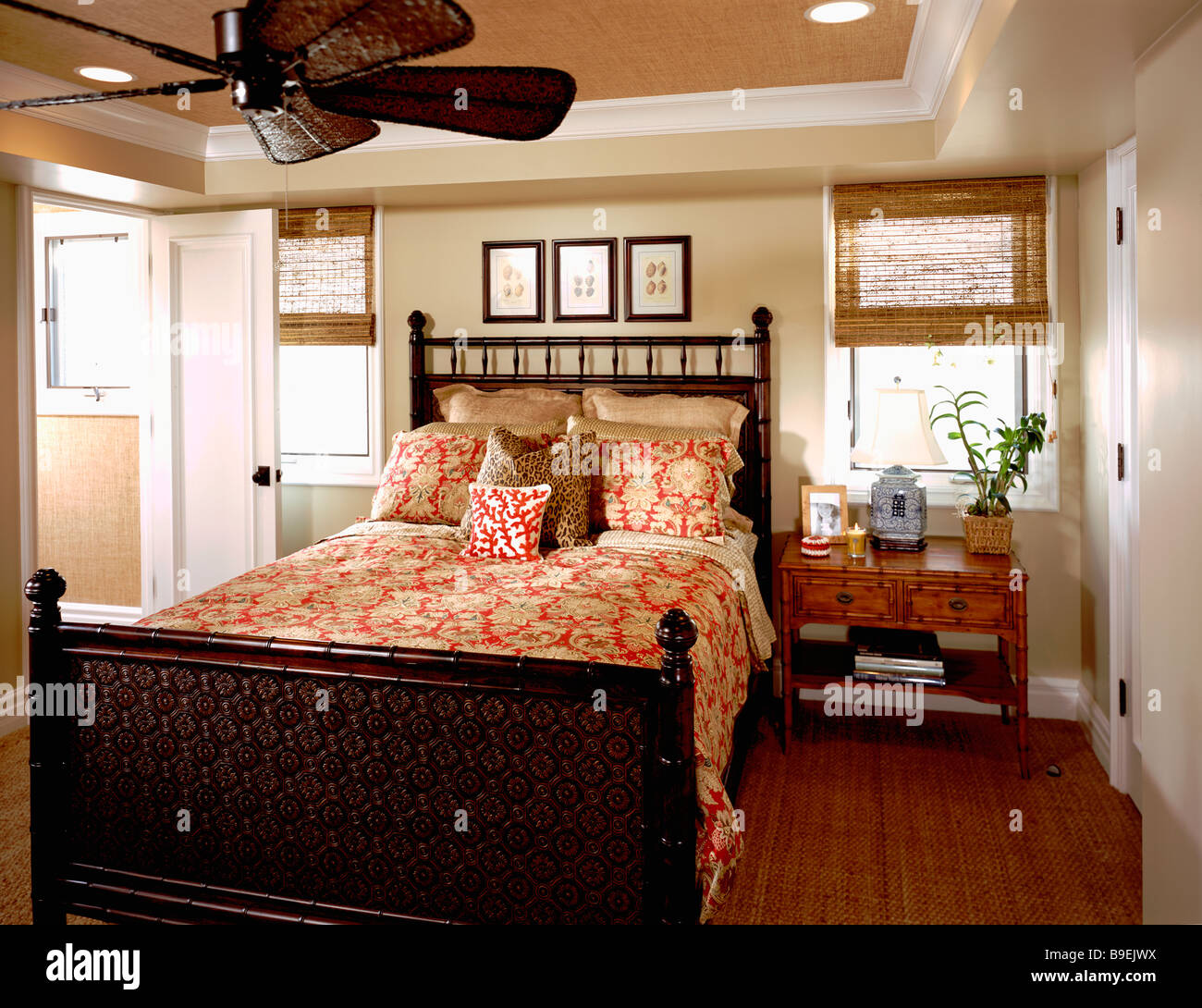 Chambre avec ventilateur au plafond Banque D'Images