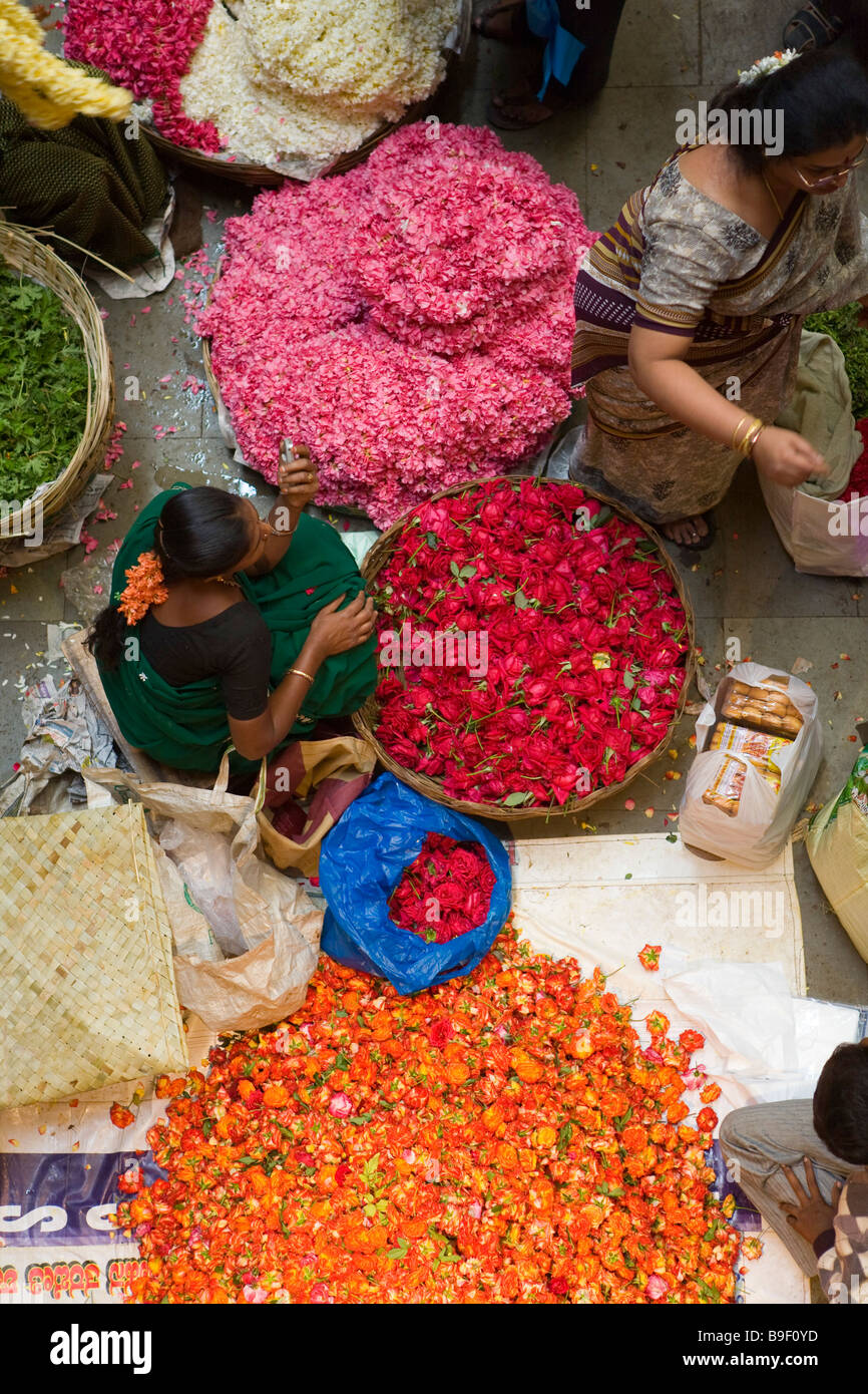La ville de Bangalore Bangalore Inde collier fleurs marché ventes Photo  Stock - Alamy