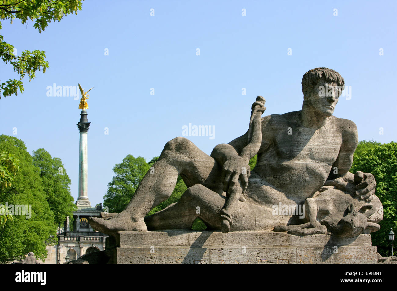 Allemagne Bavière Munich sculpture en pierre pont monuments monument Friedensengel Bavaria Allemagne anges figure chiffres Banque D'Images