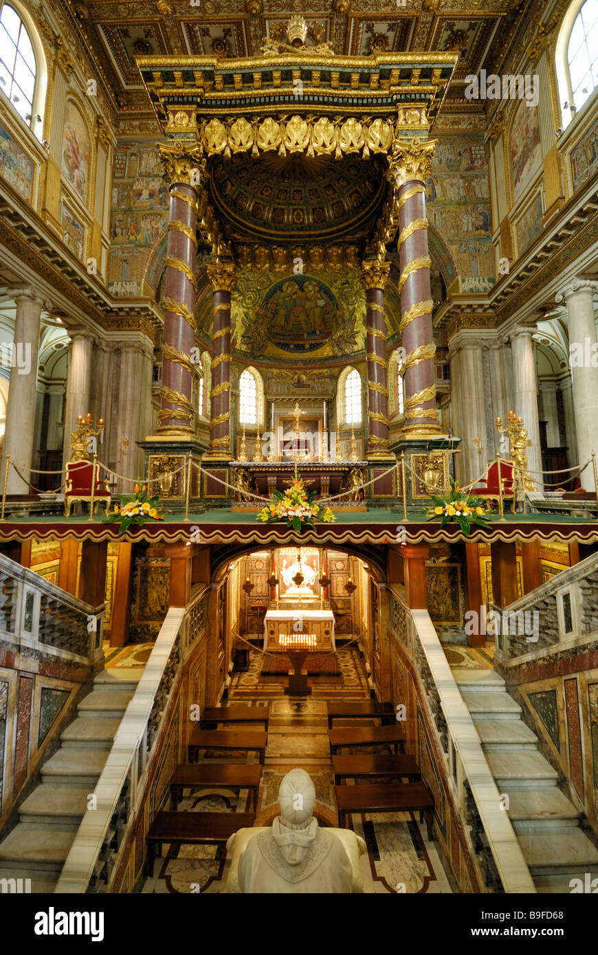 Autel de l'église, les papes à Santa Maria Maggiore, de la Piazza Santa Maria, Rome, Latium, Italie Banque D'Images