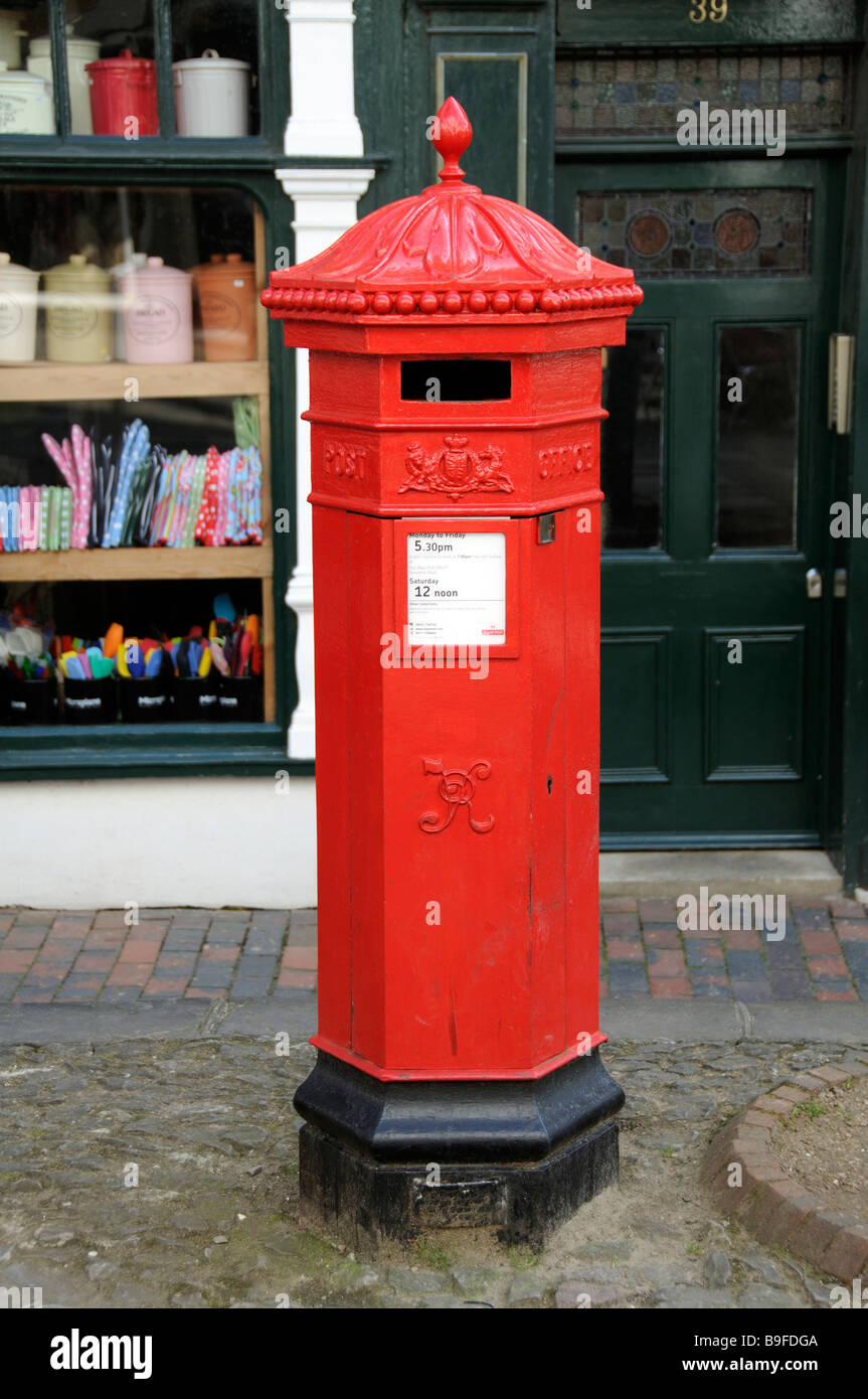 Victorien Rouge Royal Mail lettre fort à Tunbridge Wells Kent England UK Banque D'Images