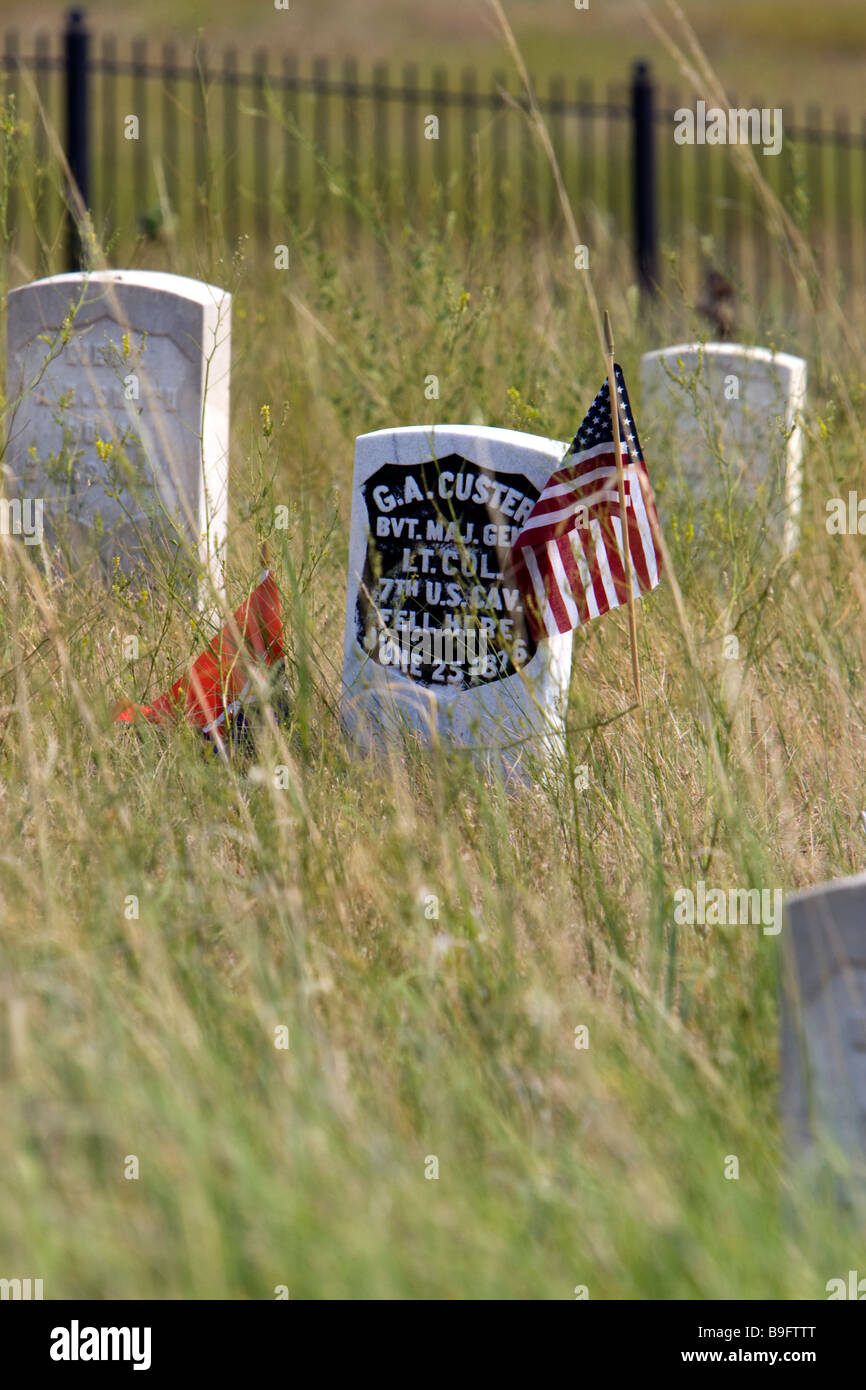 Le marqueur montrant où le général Custer est tombé sur le champ de bataille de Little Bighorn près de Crow Agency Montana USA Banque D'Images