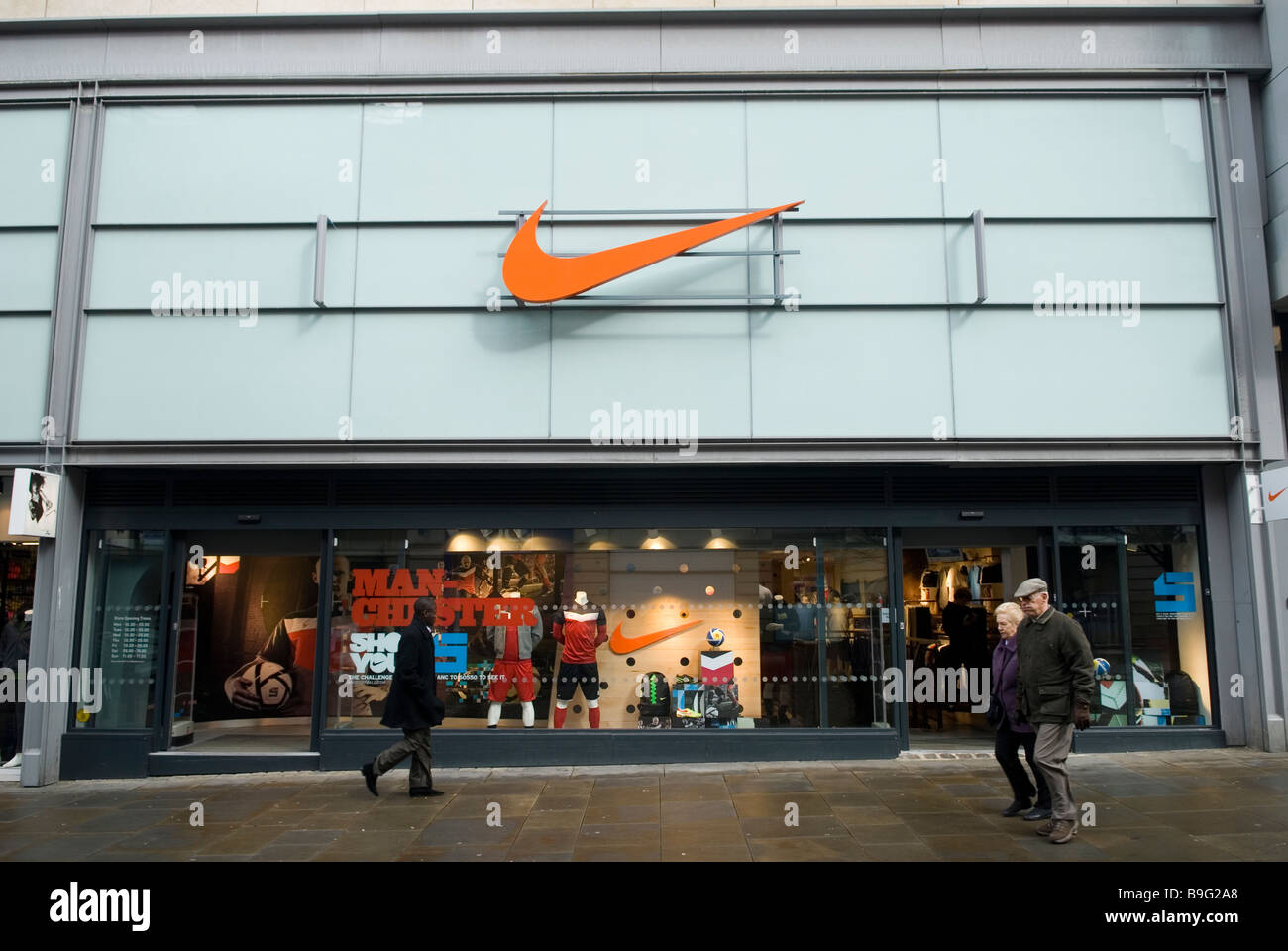 Nike store Banque de photographies et d'images à haute résolution - Alamy