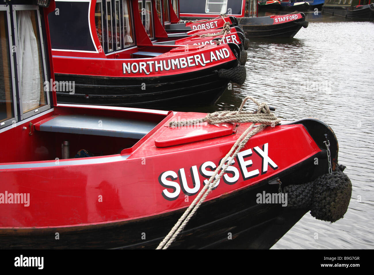 Shire Cruisers bateaux étroits, à Sowerby Bridge Wharf, B-5520, Sowerby Bridge, Halifax, West Yorkshire Banque D'Images