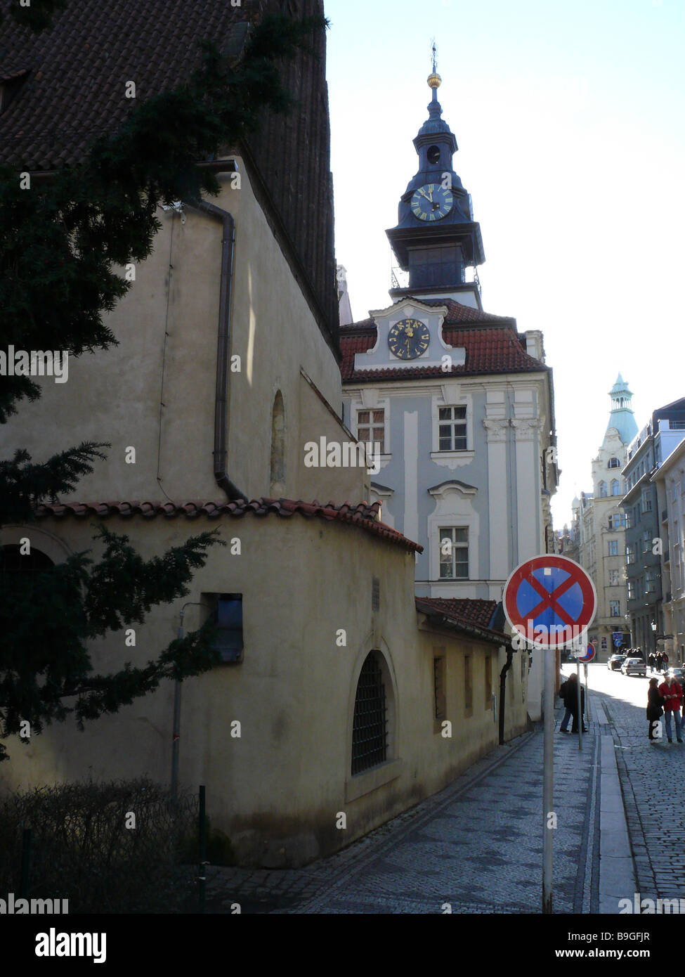 République Tchèque Prague Josef-Maiselgasse ville Altneusynagoge de ville juif tour-horloge passants par Bohemia République Tchèque Banque D'Images