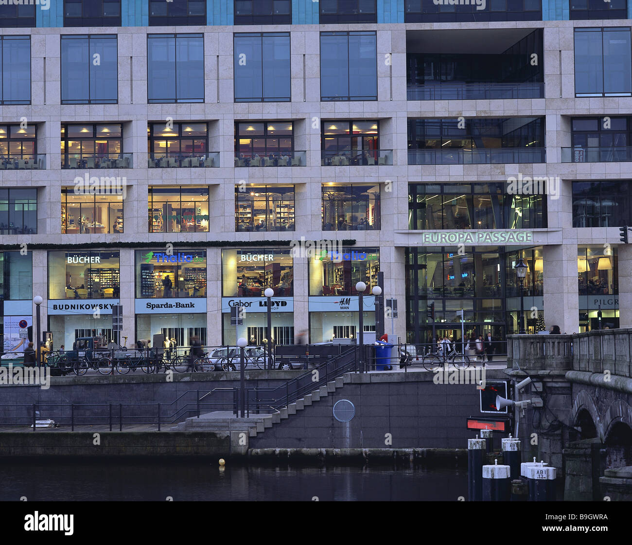 Allemagne Hambourg Ballin-dam Europe détail façade passage crépuscule le nord de l'Allemagne hanséatique achat-passage Banque D'Images