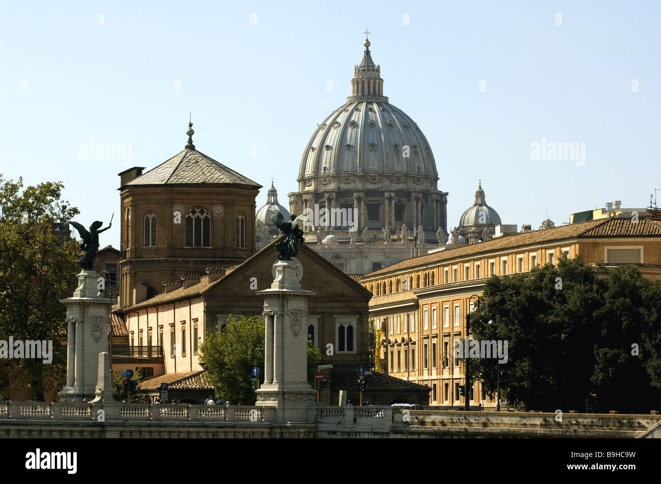 Italie Rome Vatican Basilique Saint-Pierre Ospedale Santo Spirito Ponte Sant'Angelo détail 12ème-18ème siècle basilique Architecture Banque D'Images