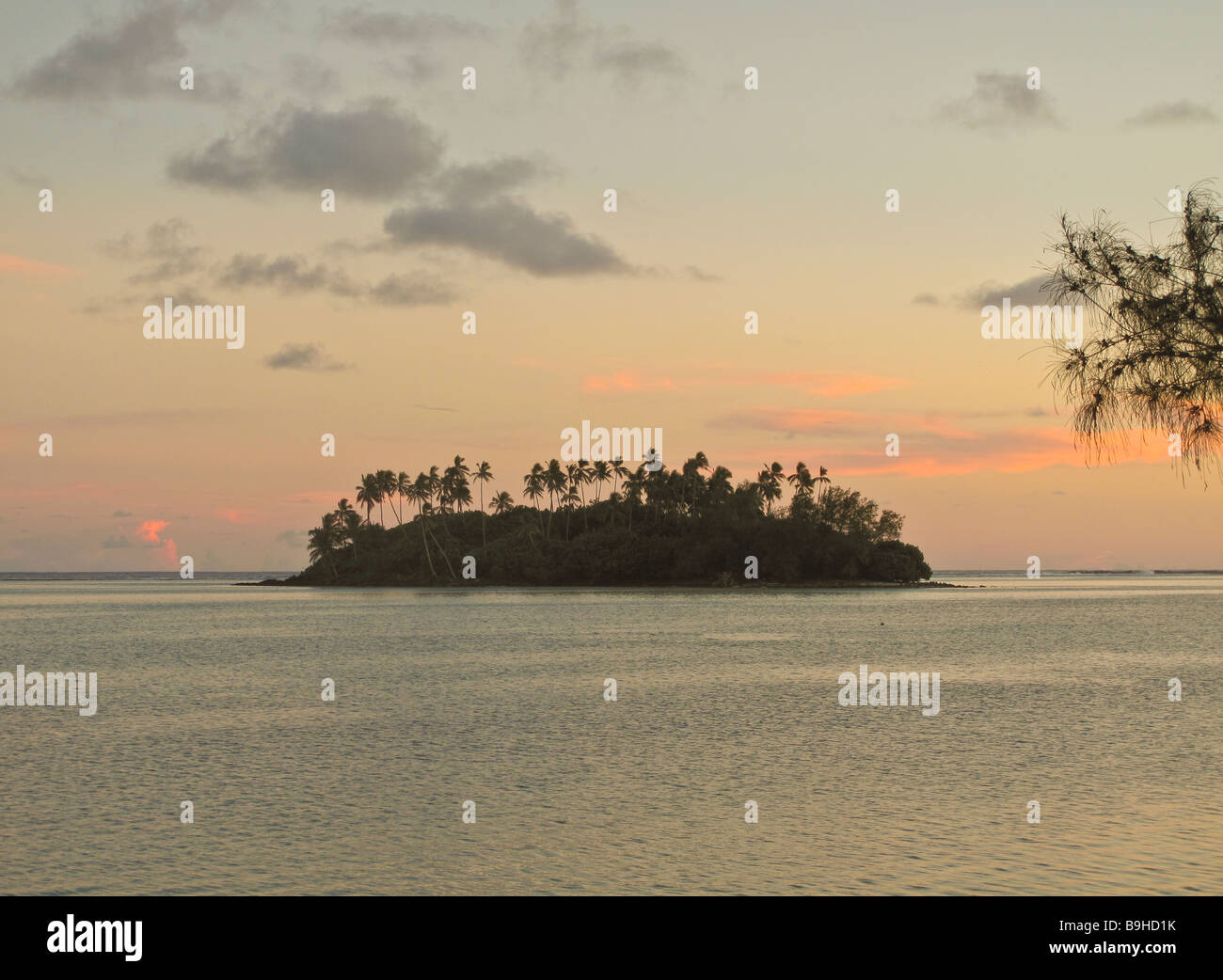 Coucher du soleil à Taakoka Muri Lagoon Island Rarotonga iles Cook Banque D'Images