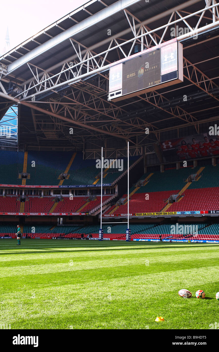 L'intérieur de la Principauté stadium, anciennement connu sous le Millennium Stadium. Banque D'Images