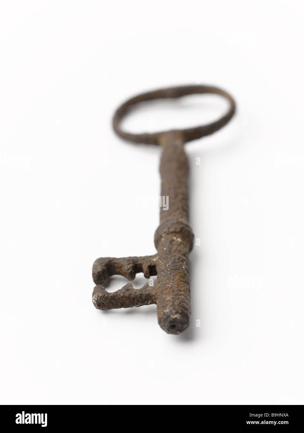 Rusty.key.old.porte.home.cut/out/blanc. Banque D'Images