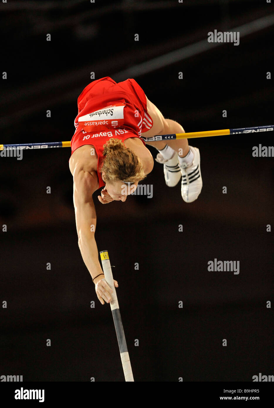 Tobias Scherbarth, GER, a gagné la perche hommes, Sparkassen-Cup 2009, Stuttgart, Bade-Wurtemberg, Allemagne, Europe Banque D'Images