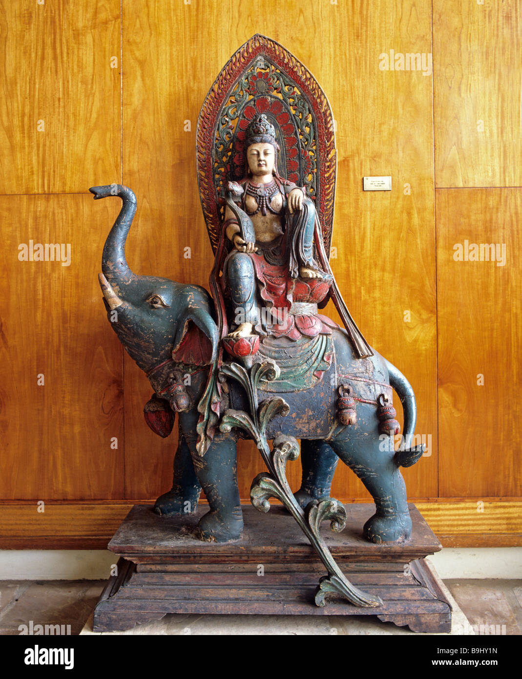 Éléphant statue bouddhiste, statue de bodhisattva, au Népal, en Asie du Sud Banque D'Images