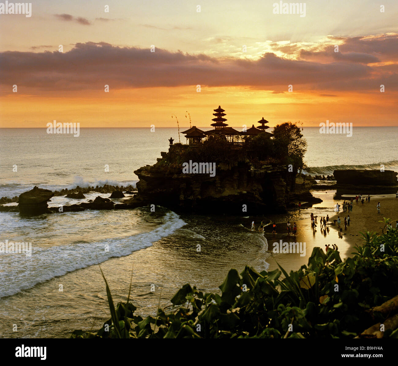 Pura Tanah Lot, temple de l'océan, crépuscule, Bali, Indonésie, Asie du sud-est Banque D'Images
