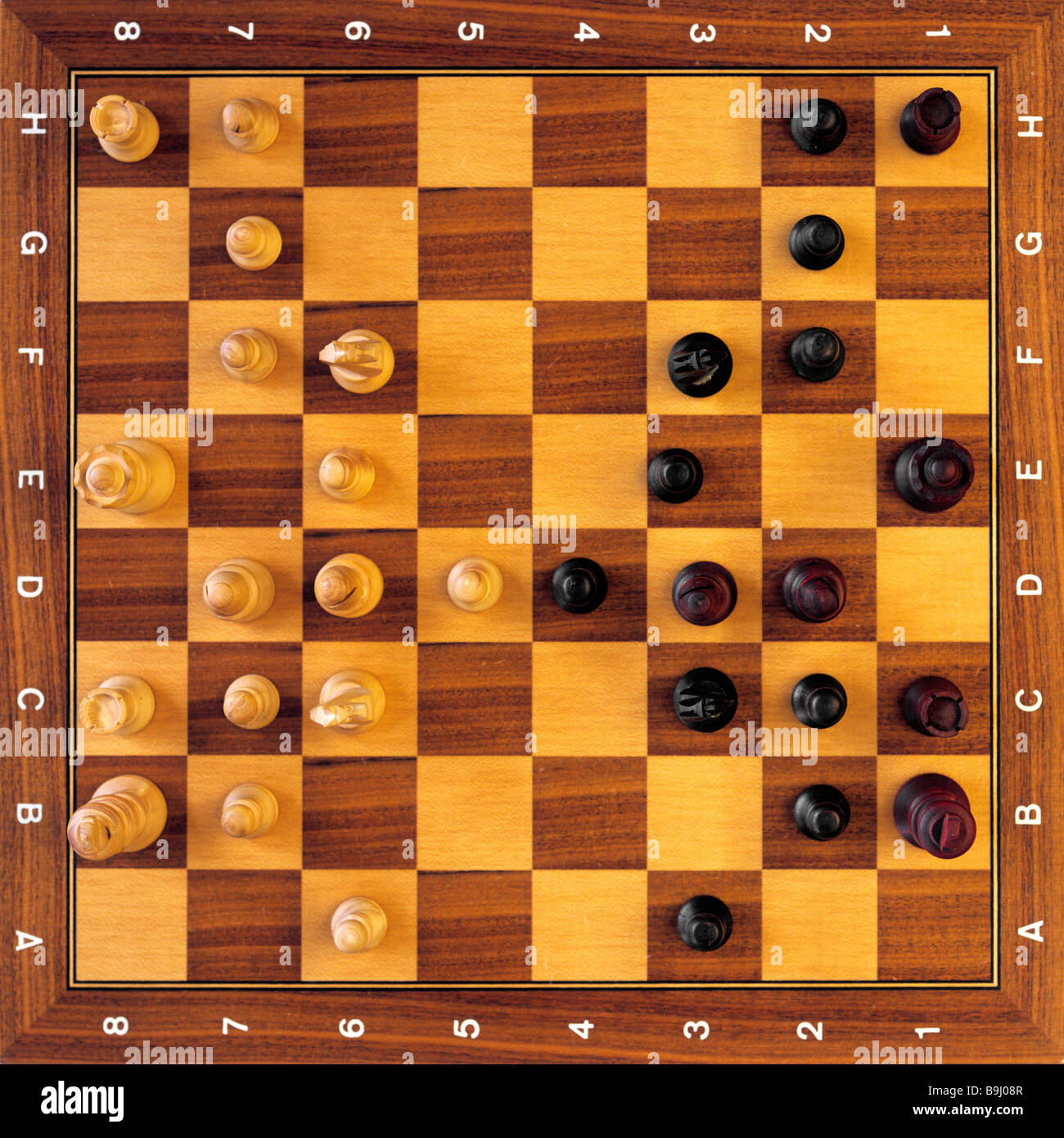 Pièces des échecs sur l'échiquier, jeu Banque D'Images