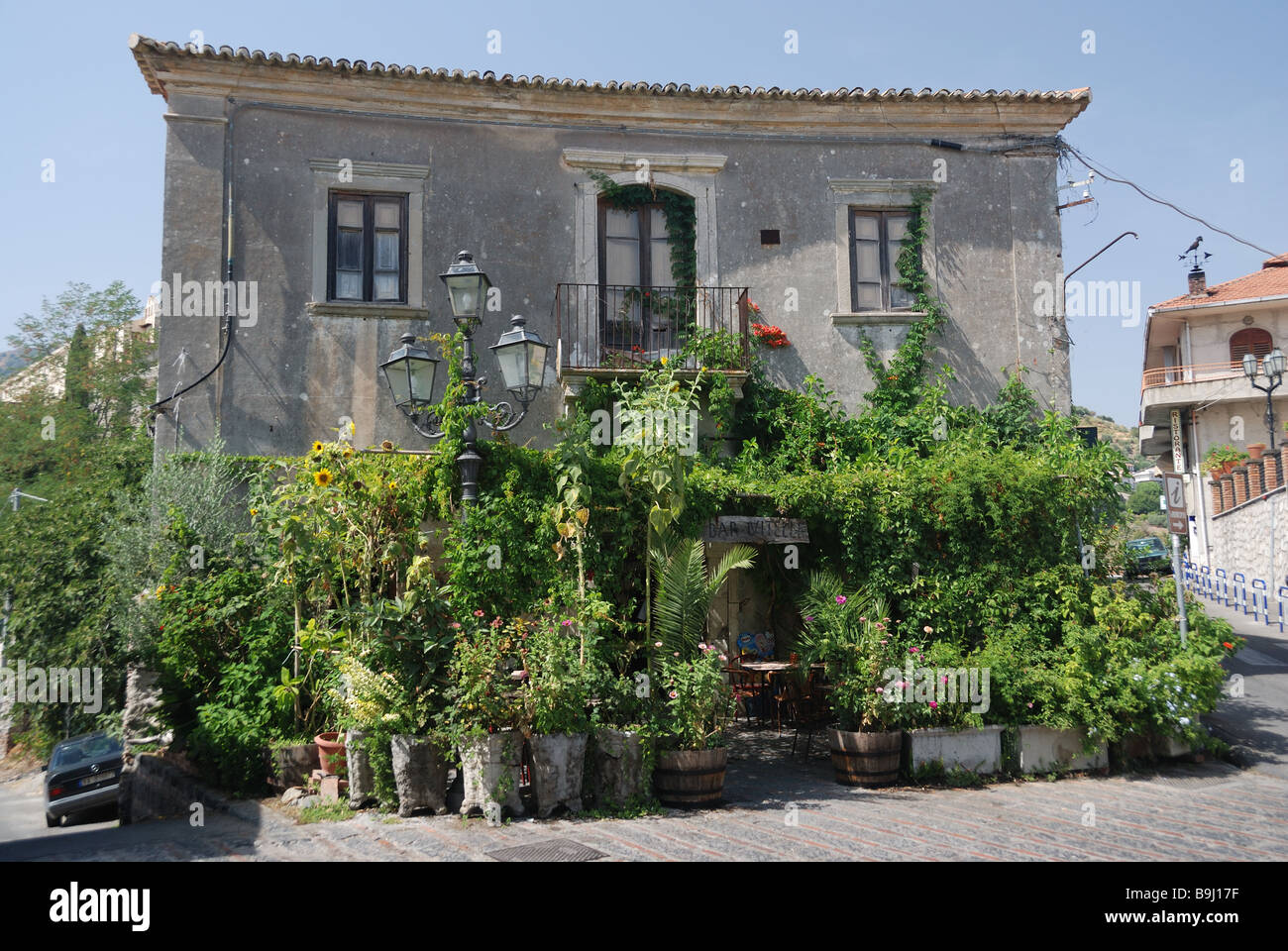 Bar Vitelli à Savoca, Sicile ( Italie ) où des scènes du film le Parrain ont été fusillés. Prises sur une journée ensoleillée. Banque D'Images