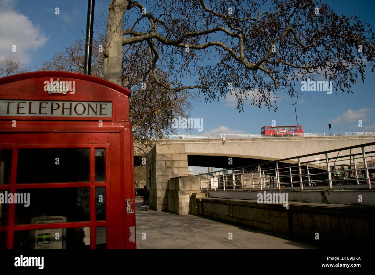 London bus sur Waterloo Bridge Banque D'Images