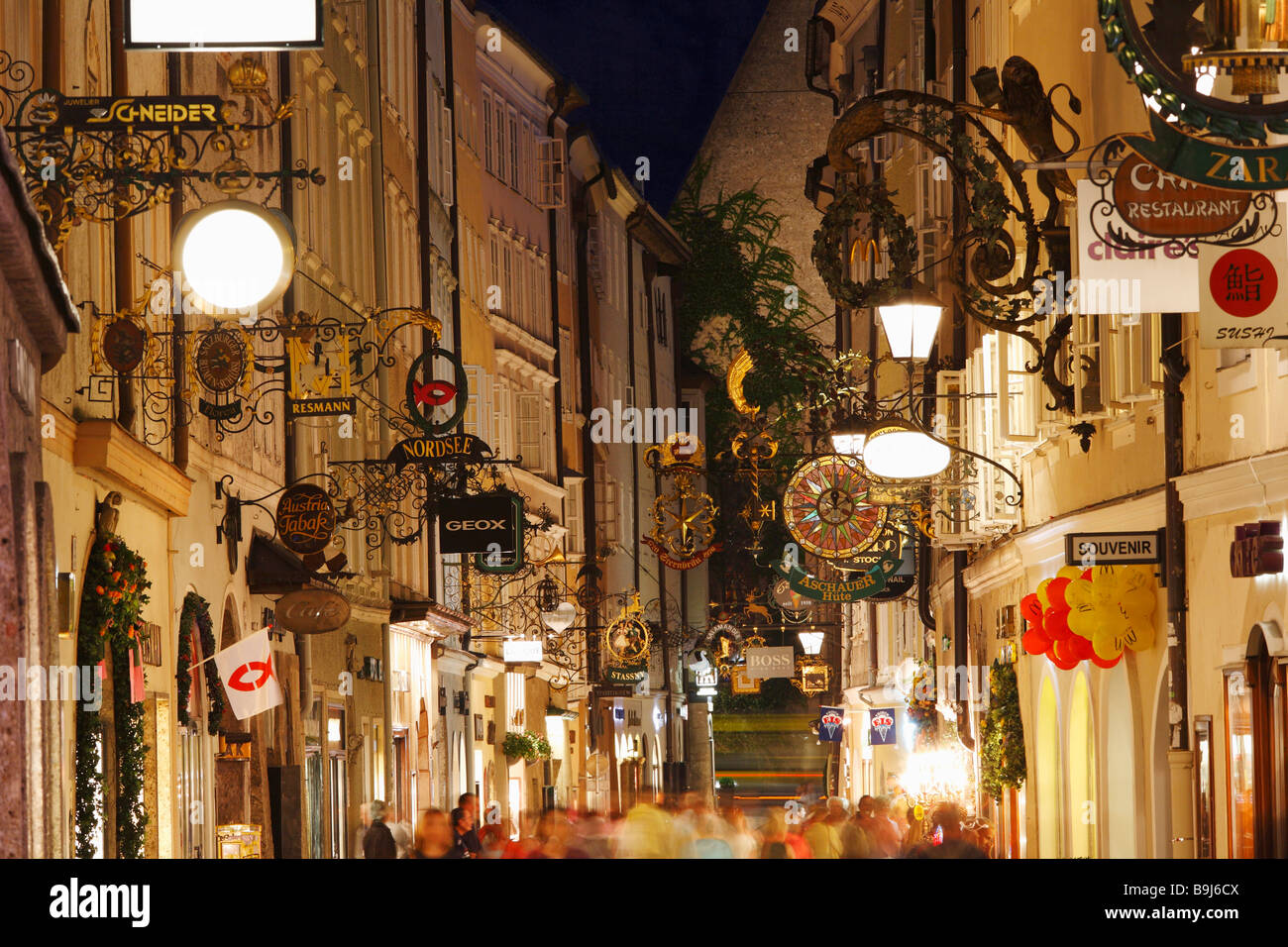 La Getreidegasse, Grain Lane, Salzburg, Autriche, Europe Banque D'Images