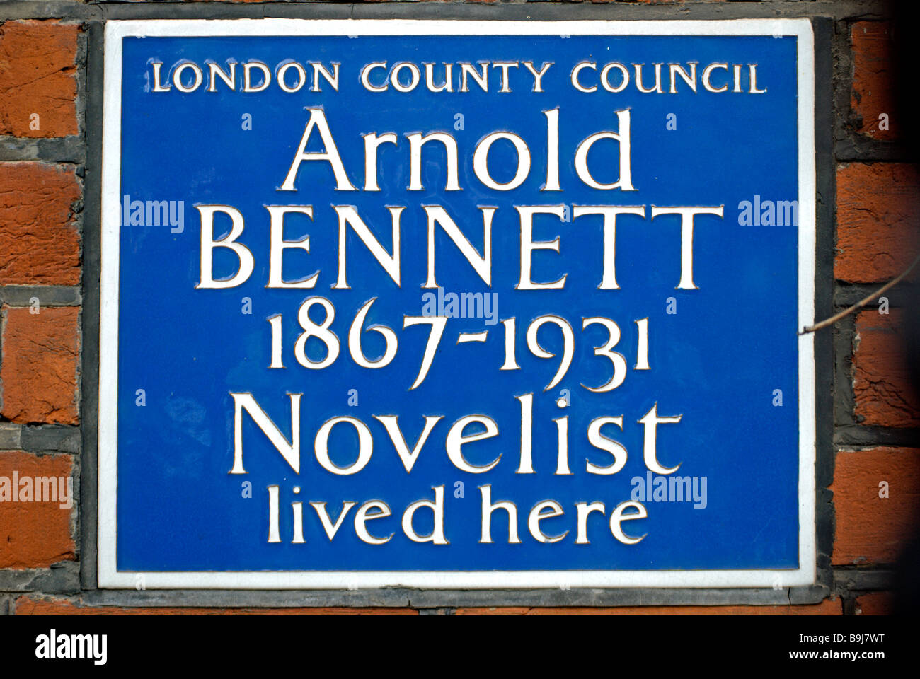 Le london county council blue plaque marquant l'ancienne résidence de l'écrivain Arnold Bennett, Cadogan Square, Chelsea, Londres, Angleterre Banque D'Images