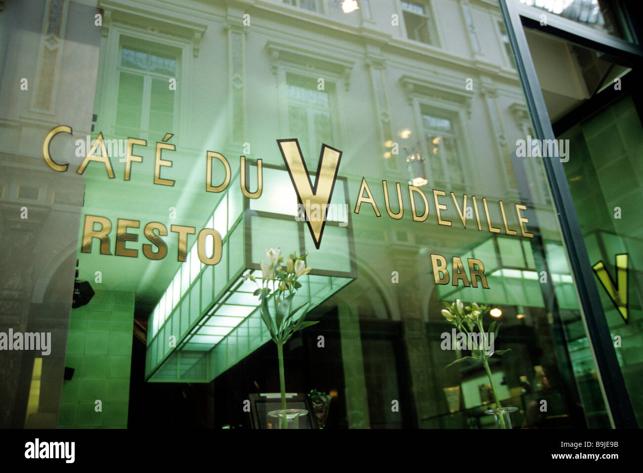 Galeries Royales Saint-Hubert St., galeries, Cafe du Vaudeville, bar café restaurant, le lettrage sur une fenêtre, Galerie de Banque D'Images