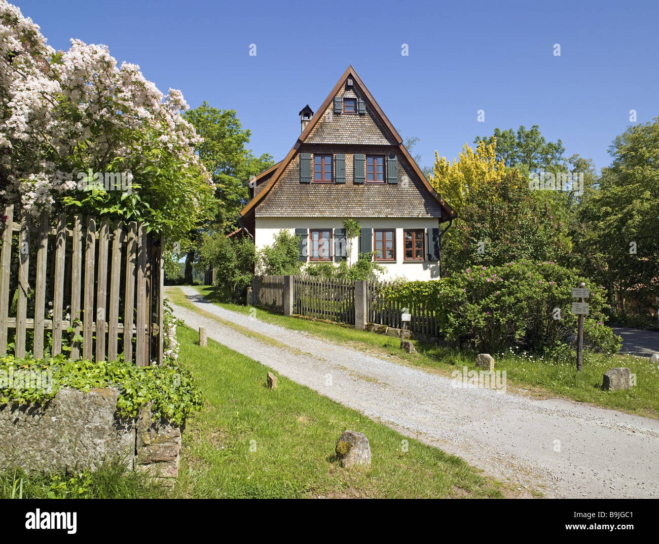 Allemagne Bade-wurtemberg tentaculaire Ehningen estate Mauren chambre-Würm valley saison printemps jardin clôture bois bois-zona Banque D'Images