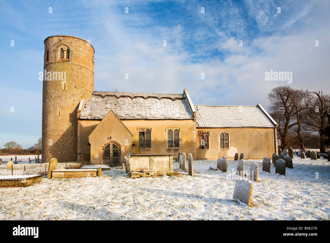 St Margaret Church à Herringfleet, Suffolk après neige en hiver Banque D'Images