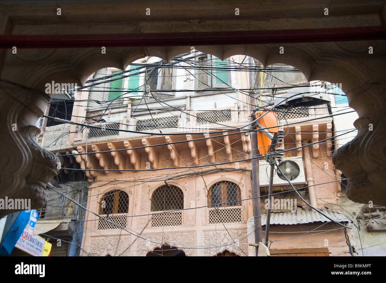 Emmêler les fils électriques de Chandni Chowk Bazar Old Delhi Inde Banque D'Images