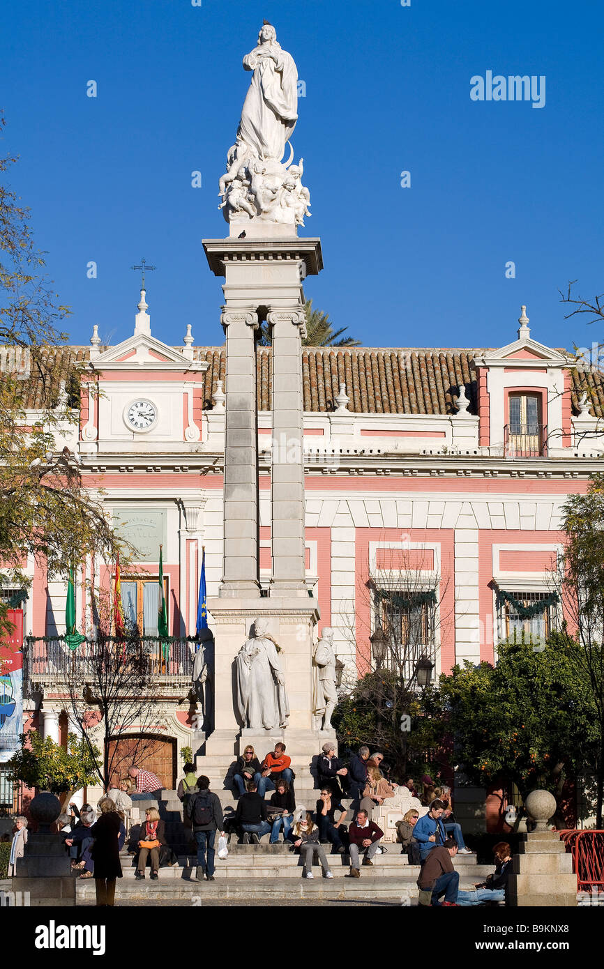Espagne, Andalousie, Séville, Plaza del Trionfo (Triumph Square), Monument à l'Immaculée Conception de Marie par le sculpteur Banque D'Images
