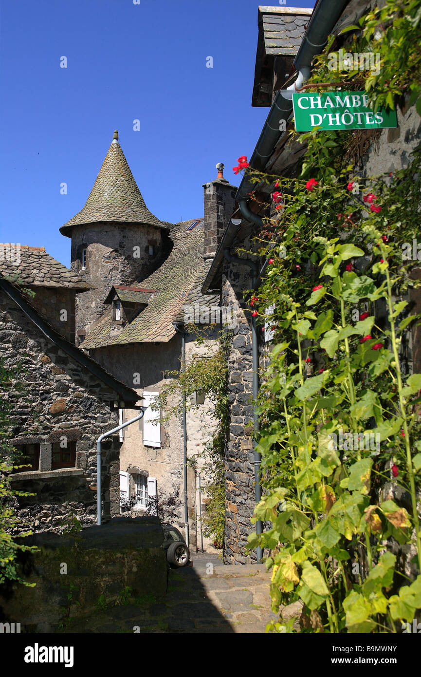 La France, Cantal, monts du Cantal, parc des volcans d' Auvergne, Salers village, intitulée Les Plus Beaux Villages de France (Le Banque D'Images