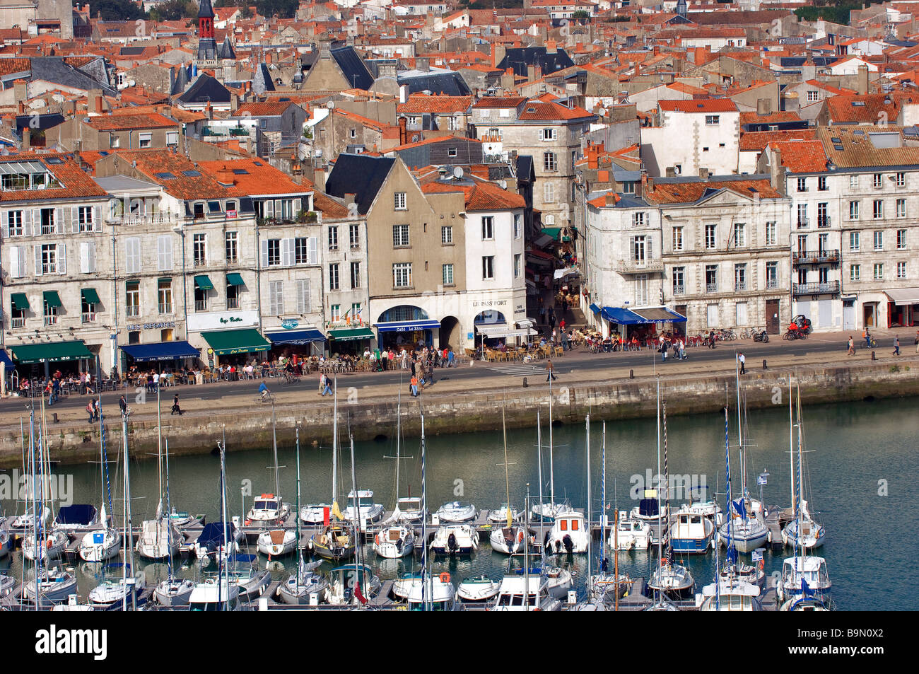 En France, en Charente Maritime, La Rochelle, vieux port, le quai Duperré Banque D'Images