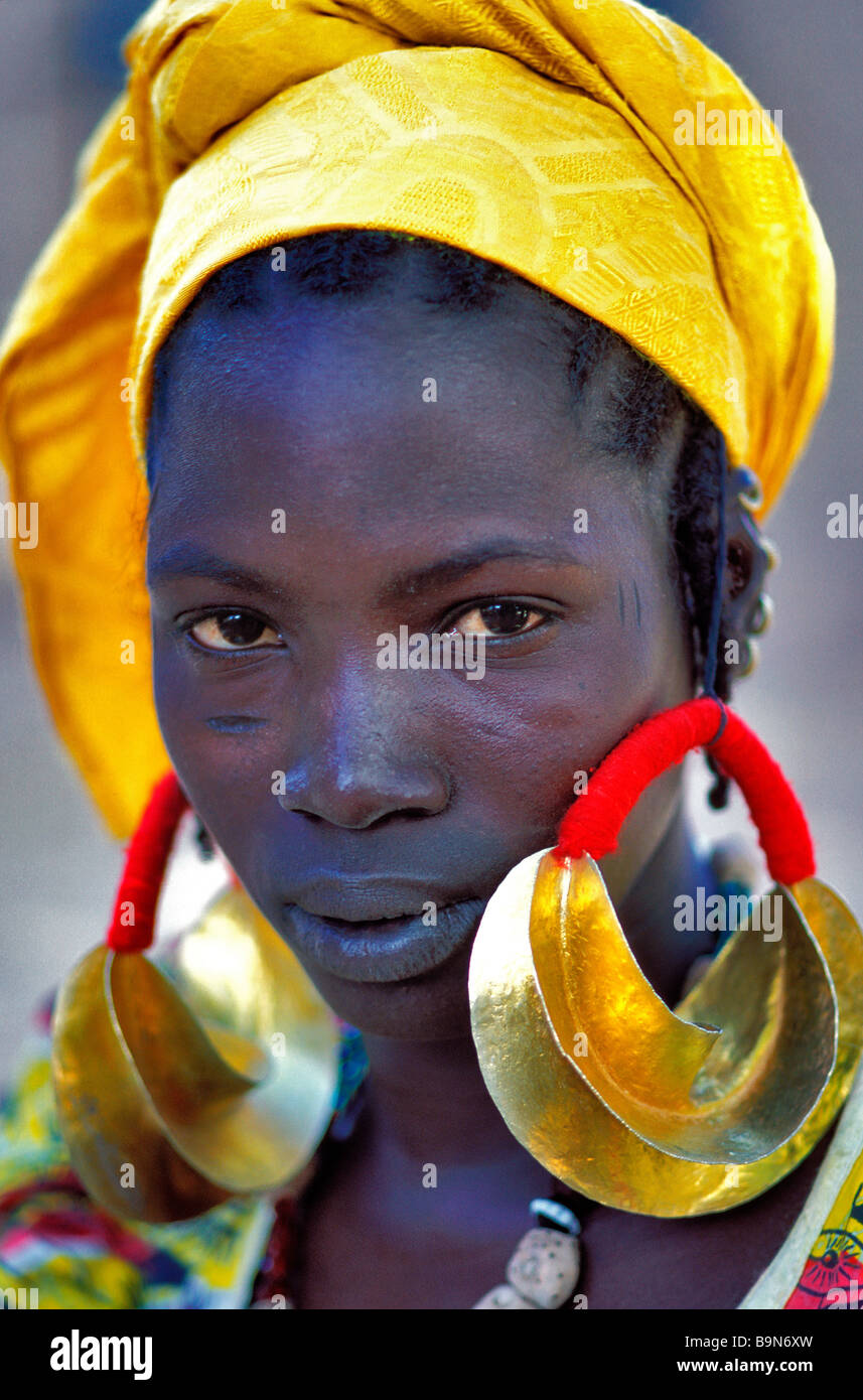 Mali, région de Mopti, Djenné, Senossa village Peul, femme, bijoux en or  traditionnel Photo Stock - Alamy