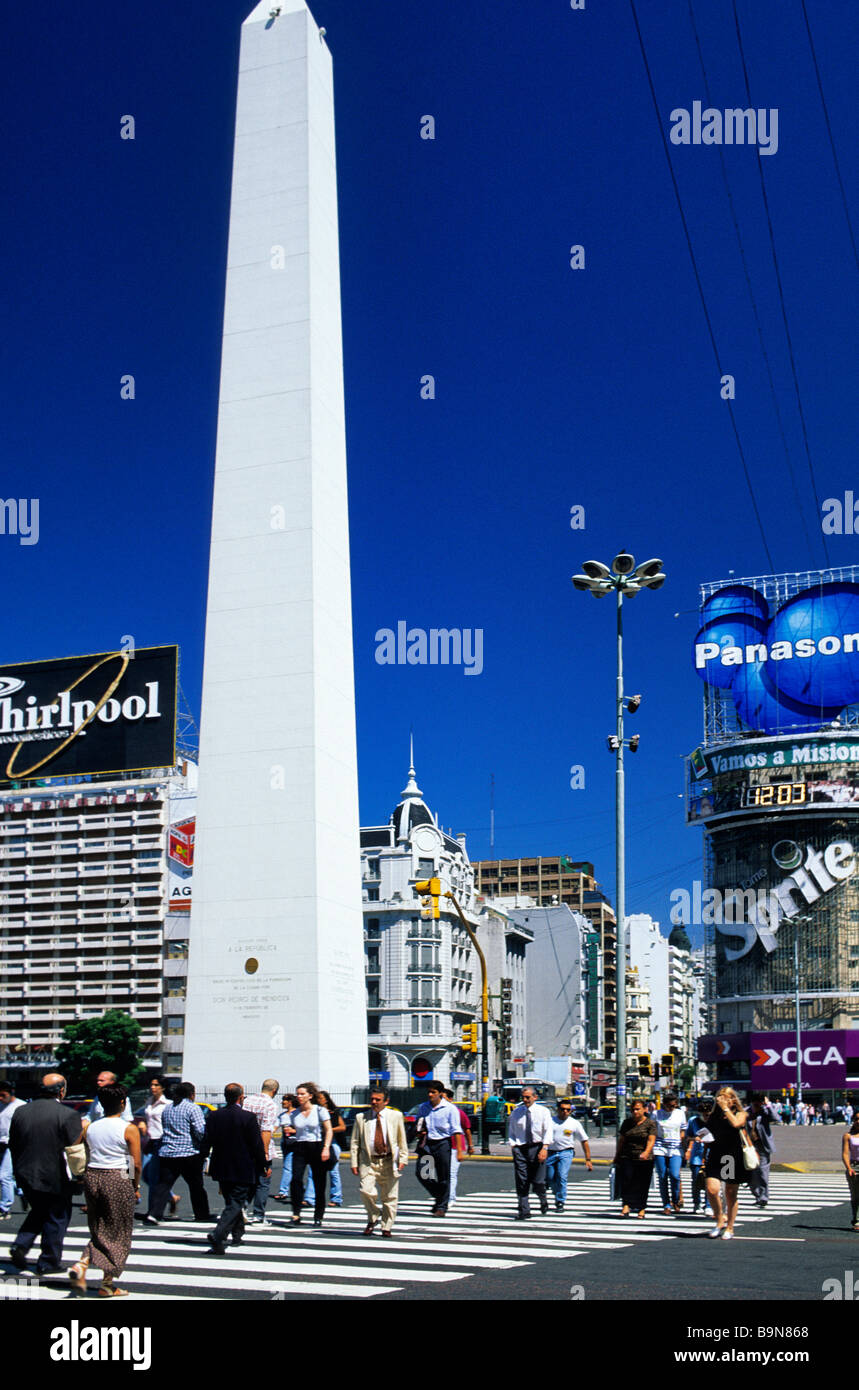 L'ARGENTINE, Buenos Aires, l'obélisque sur la place de la République au croisement entre l'Avenue Corrientes et 9 de Julio Avenue Banque D'Images