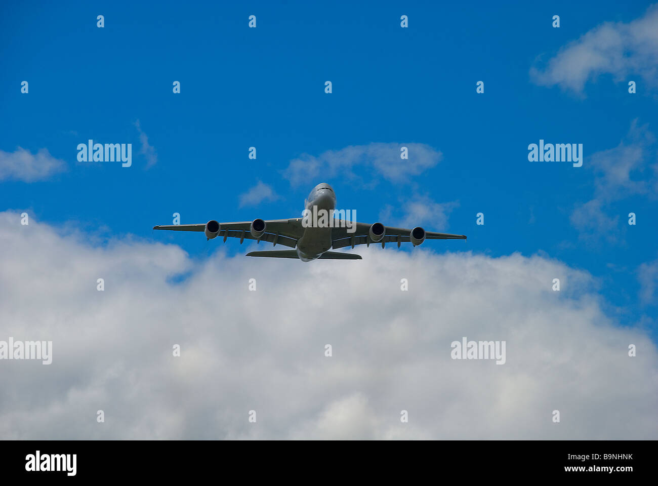 Airbus A380 sur la tête Banque D'Images