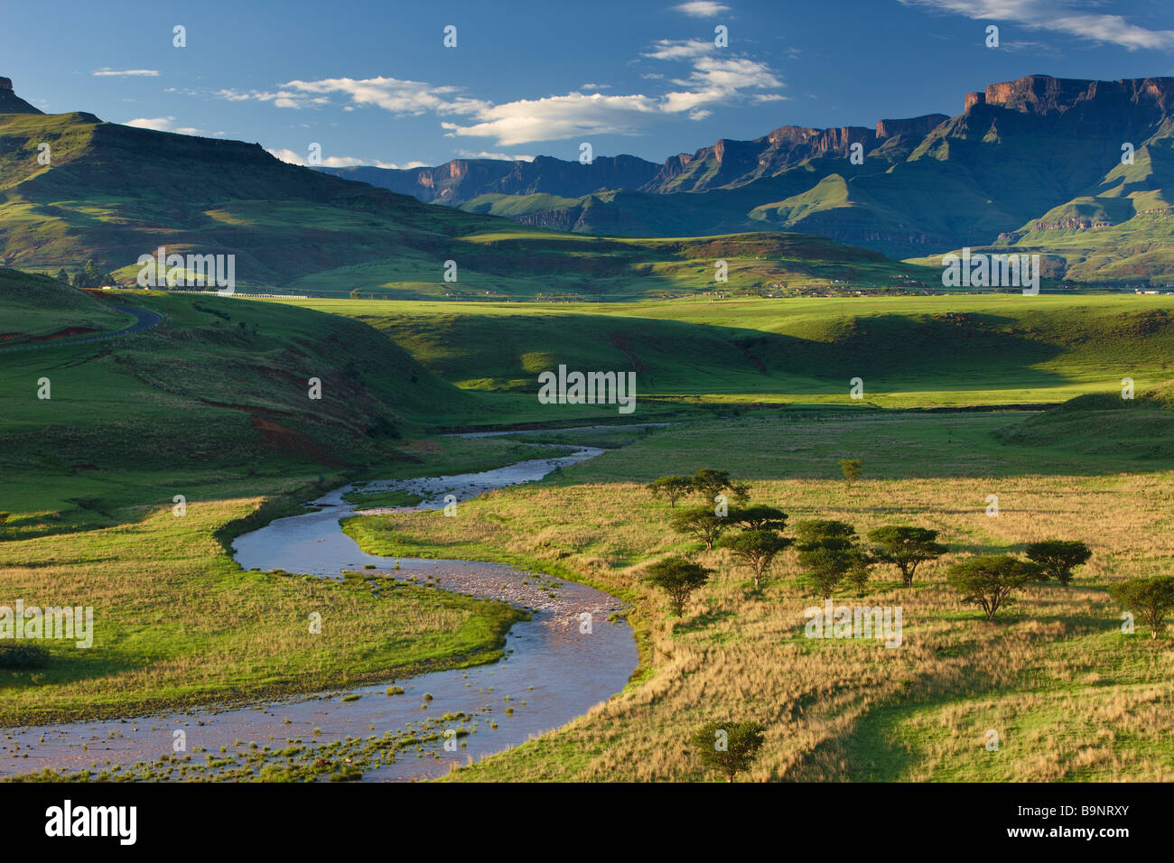 La vallée de la Tugela avec les montagnes du Drakensberg au-delà, KwaZulu Natal, Afrique du Sud Banque D'Images