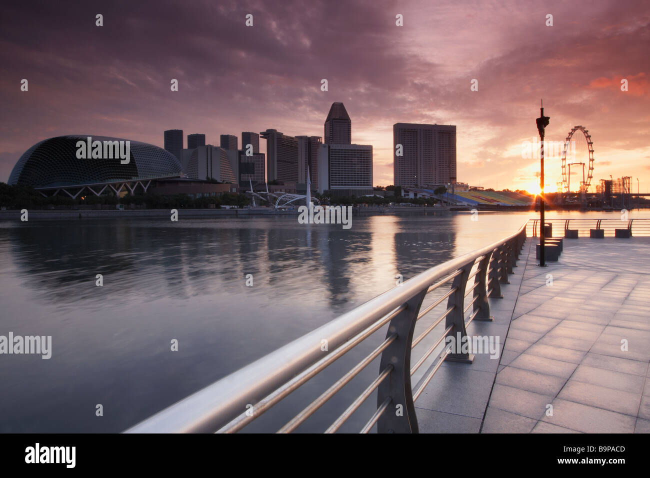 Port de plaisance, promenade à l'aube, Singapour Banque D'Images