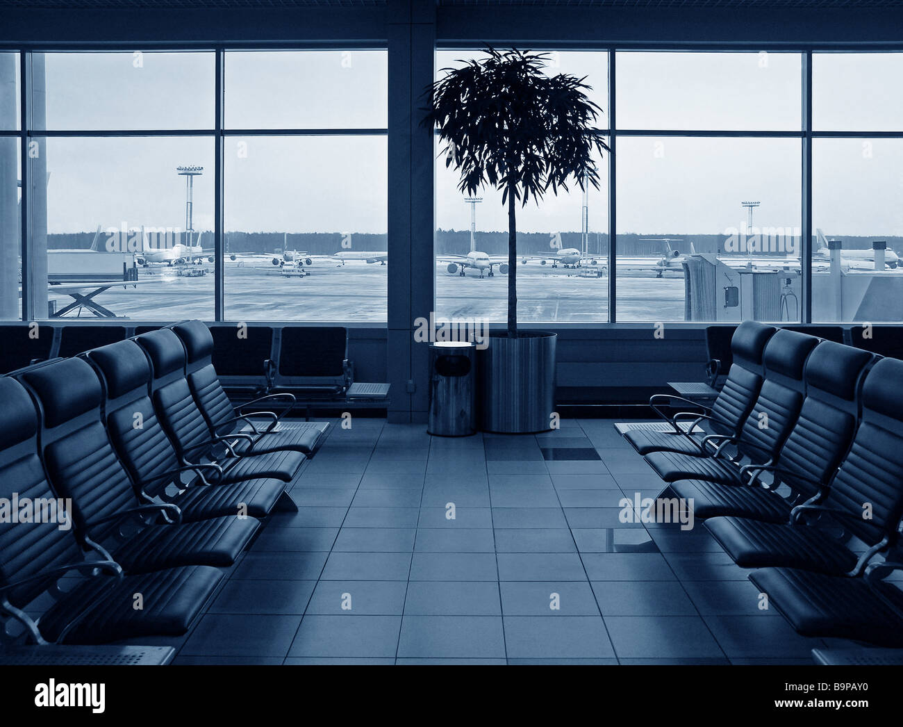 Salle d'attente des avions de l'aéroport. bleu. Banque D'Images