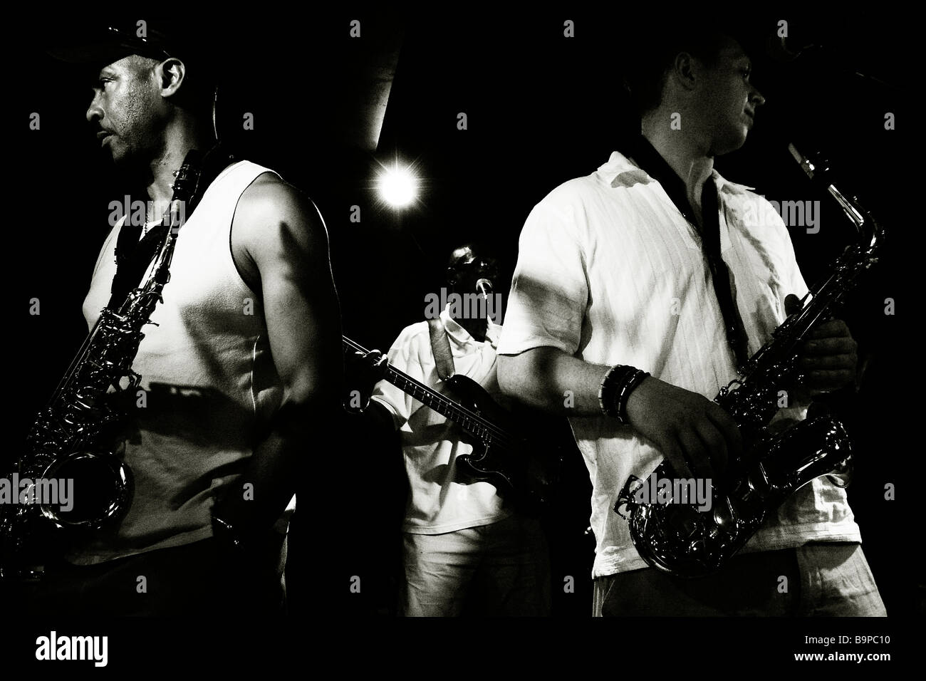 Le Rialto trio jazz band sur scène en noir et blanc Banque D'Images