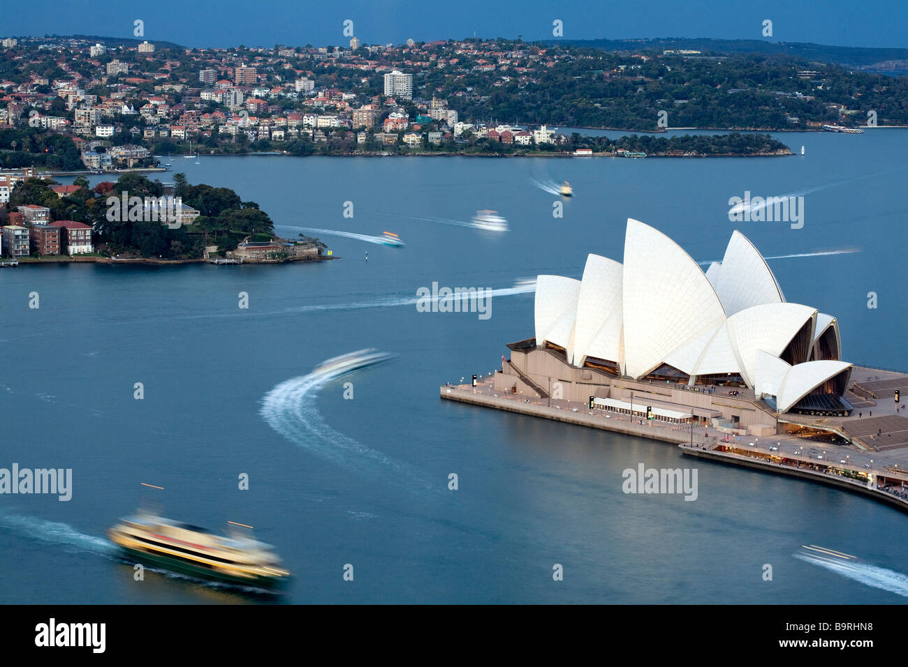 L'Australie, New South Wales, Sydney, Sydney Opera House par l'architecte Jørn Utzon, classé au Patrimoine Mondial par l'UNESCO, vu Banque D'Images