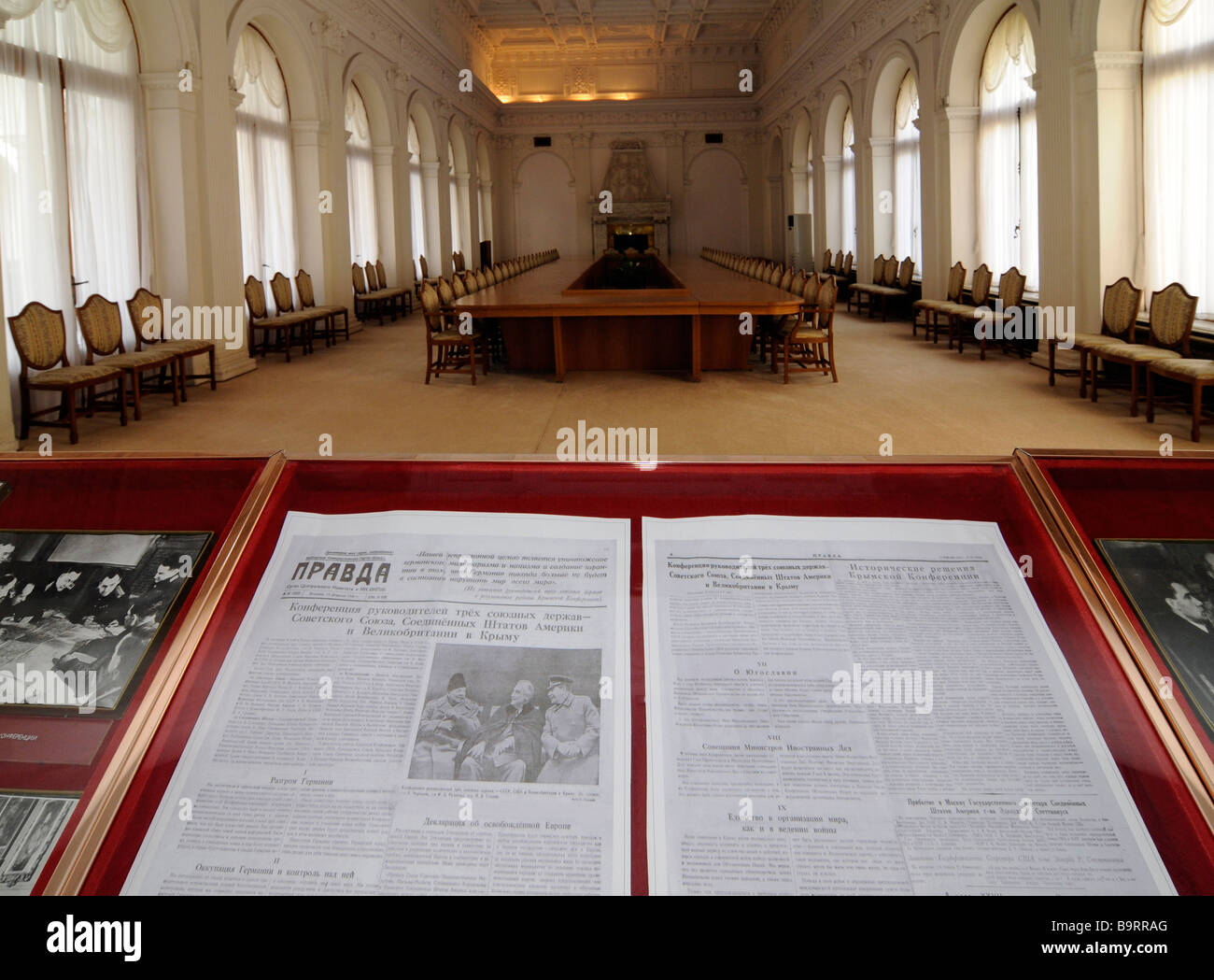 'Pravda' journal sur l'intérieur de palais de Livadia, maintenant un musée, où la conférence de Yalta a eu lieu pendant la Seconde Guerre mondiale 2sd Banque D'Images