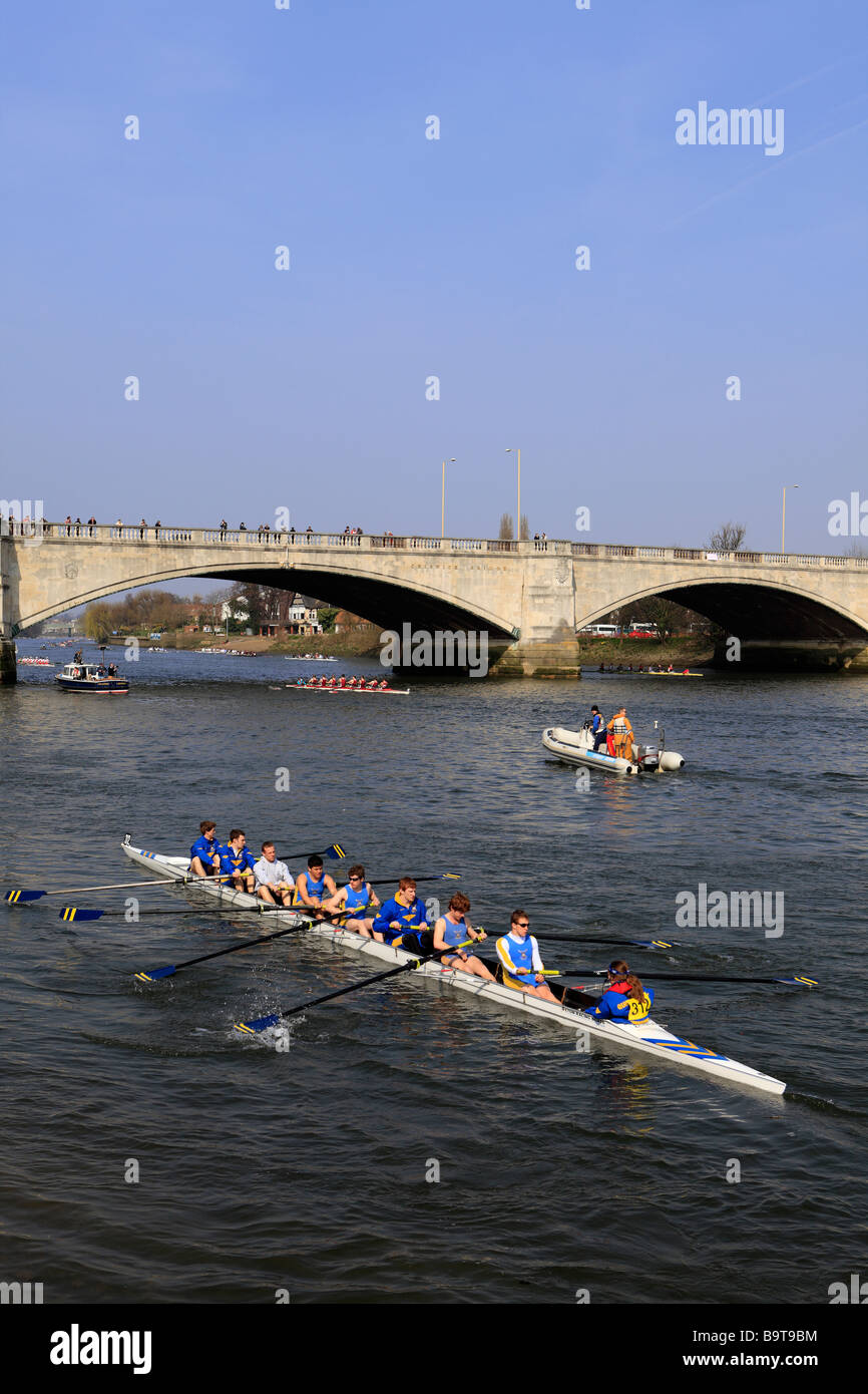 United Kingdom West London chiswick bridge l'Assemblée Chef de la course de la rivière Banque D'Images