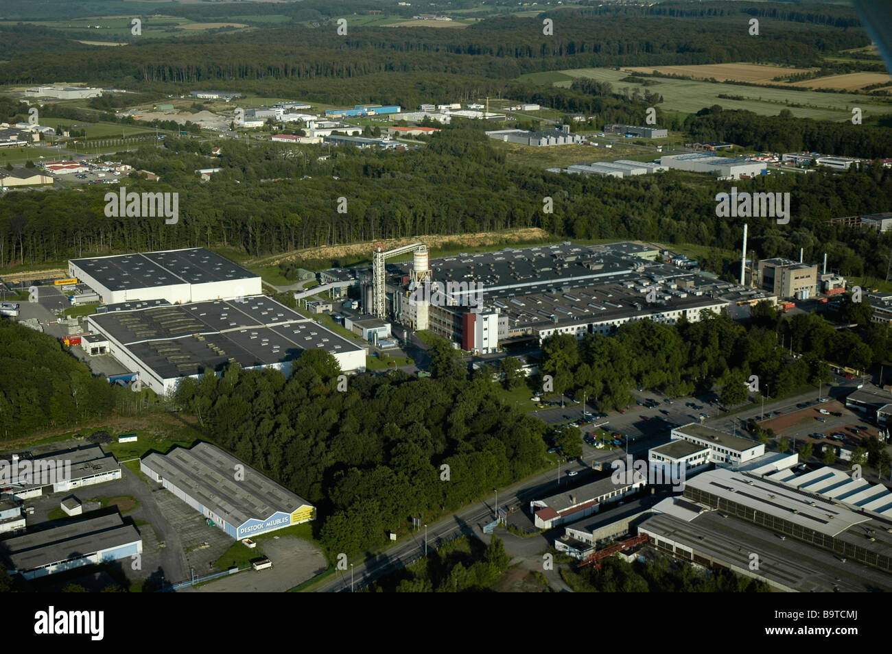 Vue aérienne de l'usine de pneus Continental français à Sarreguemines - France Banque D'Images