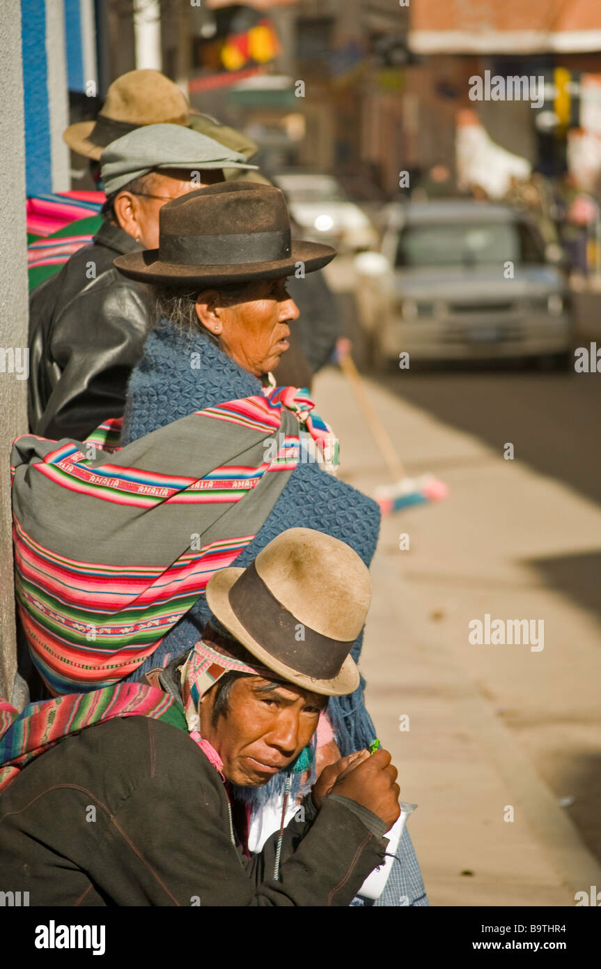 Potosi le peuple ethnique dans les rues de la Bolivie Andes Quechua en Amérique du Sud Banque D'Images