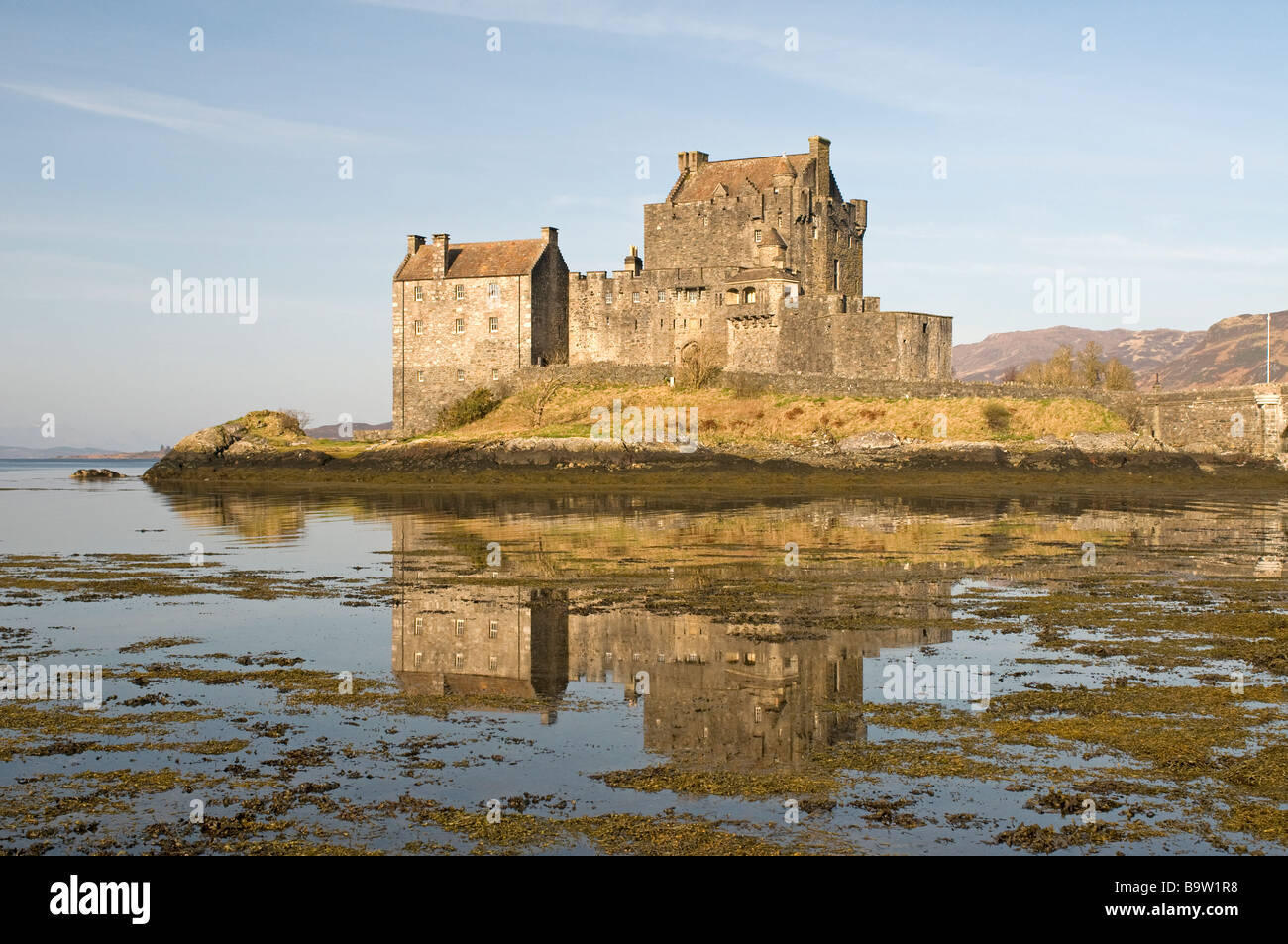 Dornie Eilean Donan Castle sur le Loch Duich Lochalsh Inverness-shire région des Highlands en Écosse 2234 SCO Banque D'Images