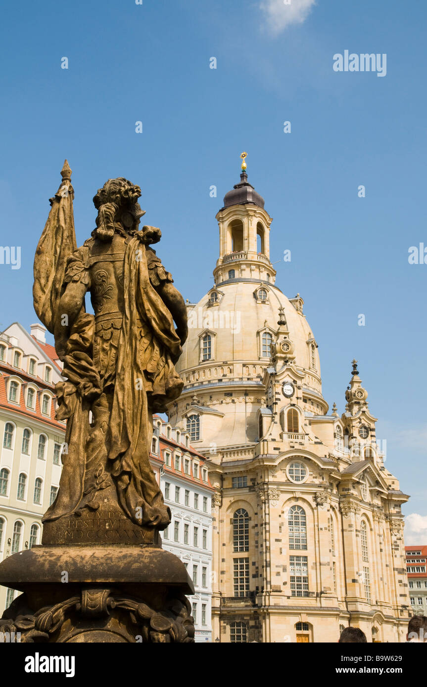 Dresde Allemagne Newmarket avec la Turquie fontaine et église notre dame Banque D'Images