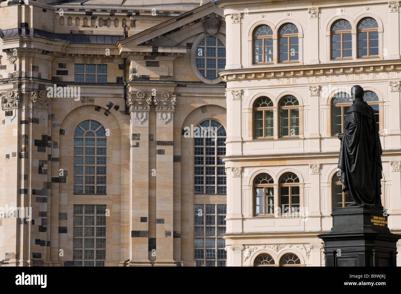 Altstadt Neumarkt Standbild des Königs Friedrich August II von Sachsen Dresden Frauenkirche Banque D'Images