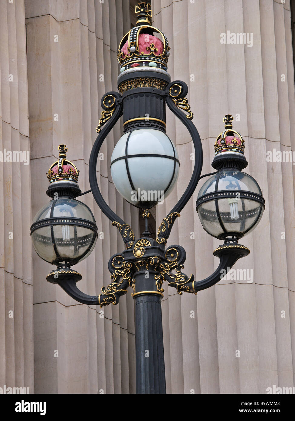 Lanterne à l'EXTÉRIEUR DE L'ÉDIFICE DU PARLEMENT DE VICTORIA Melbourne Australie Banque D'Images