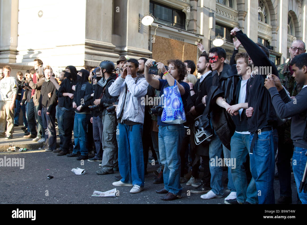 Les manifestants au sommet du G20, rue Cornhill manifestations Ville de London UK Banque D'Images