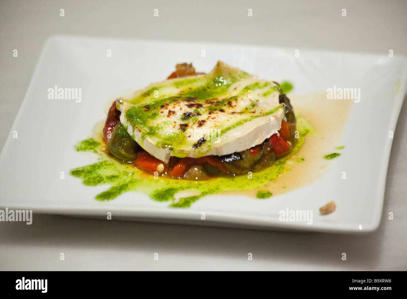 Le poivre con queso Tapa au Bar Europa à Séville, Espagne Banque D'Images