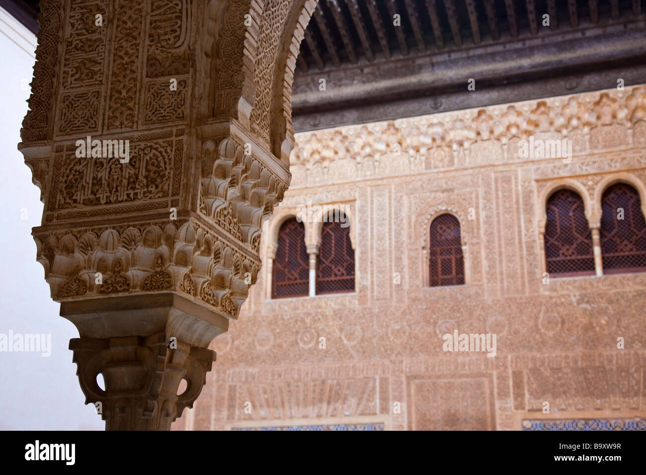 Dans la façade de Comares Palais Nasrides de l'Alhambra à Grenade Espagne Banque D'Images