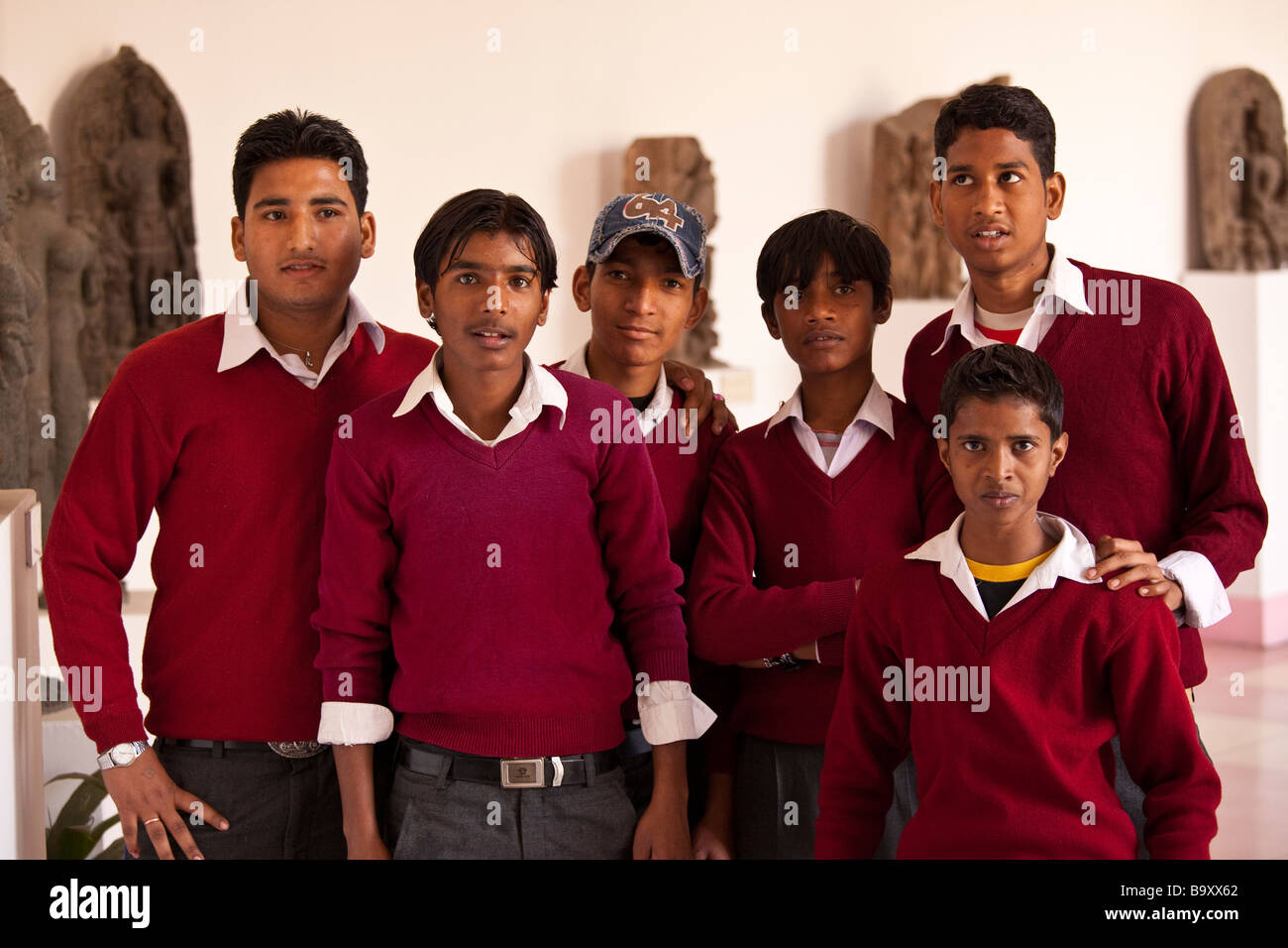 Des écoliers en uniforme indien au Musée National à Delhi Inde Banque D'Images